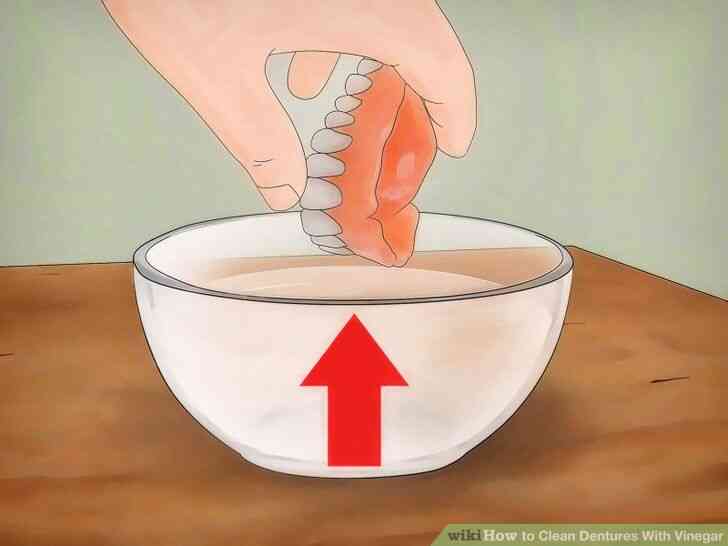 Image intitulée Nettoyer les Prothèses dentaires Avec du Vinaigre Étape 9